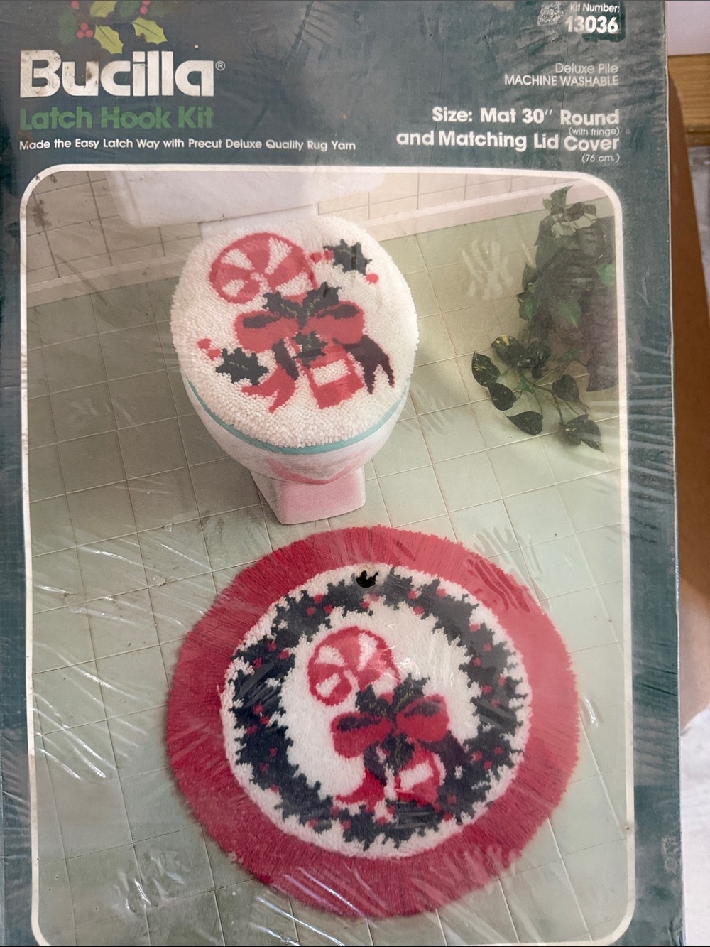 Bucilla Red, White & Green Latch Hook Toilet Lid Cover with Round Mat